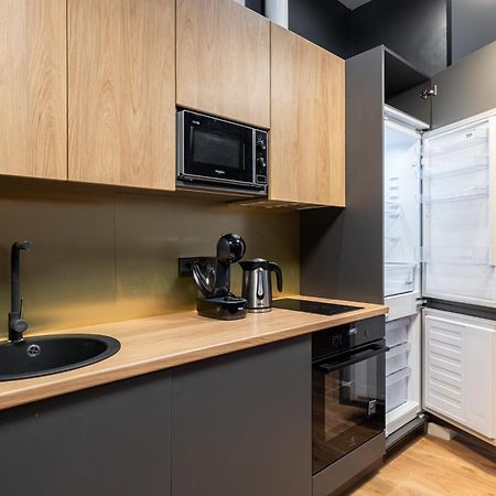 Lienes Iela Gem 1Br Apartment With Fireplace In Historic Unesco Center Рига Экстерьер фото