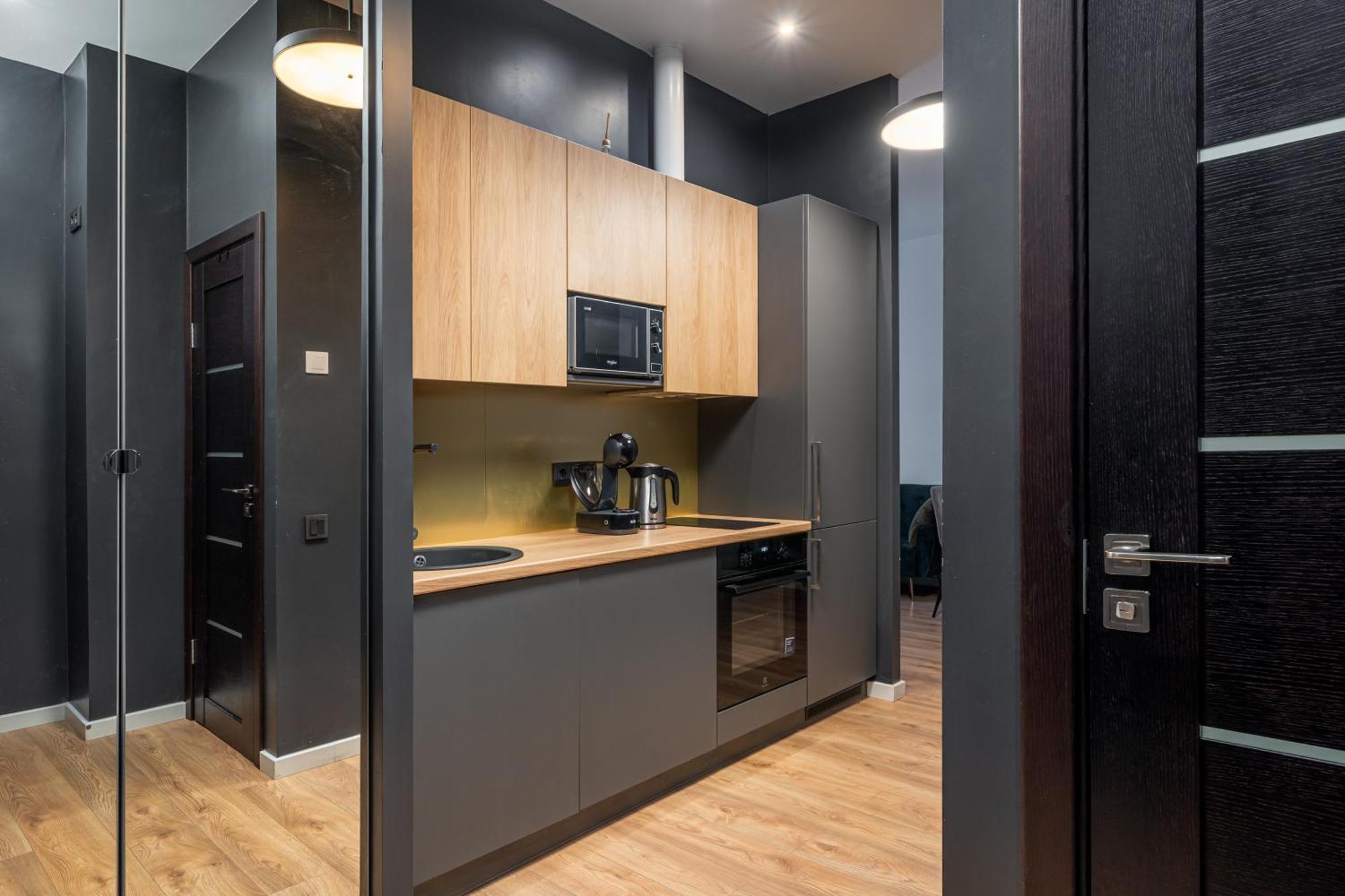 Lienes Iela Gem 1Br Apartment With Fireplace In Historic Unesco Center Рига Экстерьер фото