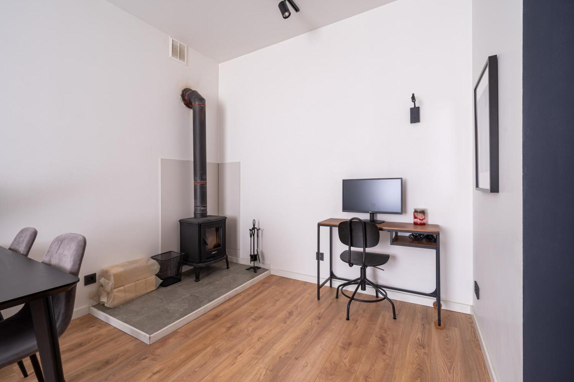Lienes Iela Gem 1Br Apartment With Fireplace In Historic Unesco Center Рига Экстерьер фото