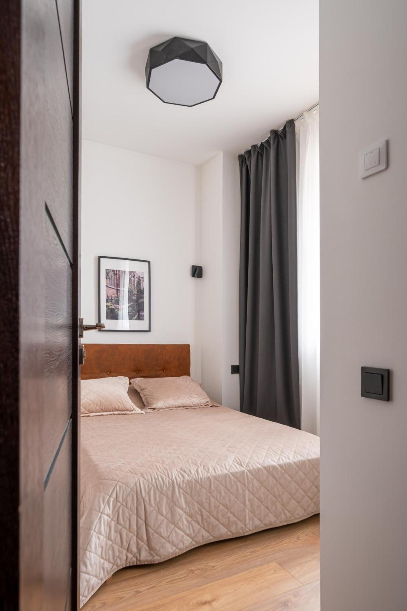 Lienes Iela Gem 1Br Apartment With Fireplace In Historic Unesco Center Рига Экстерьер фото